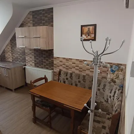 Euro Apartman Debreţin Exterior foto